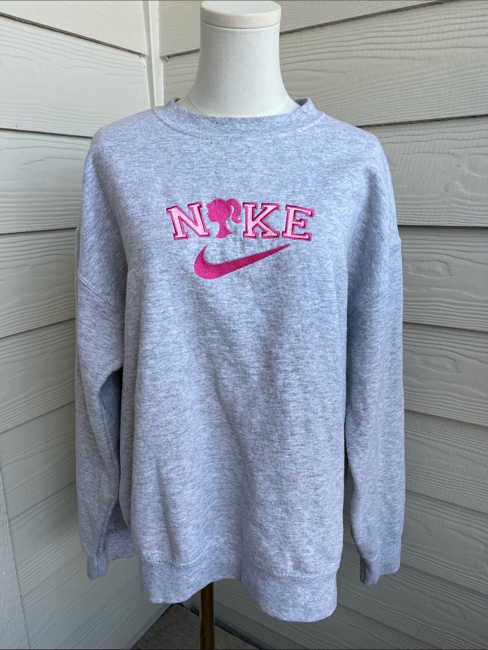 Barbie Nike Embroidered Grey Heavy Blend Sweatshirt Size L